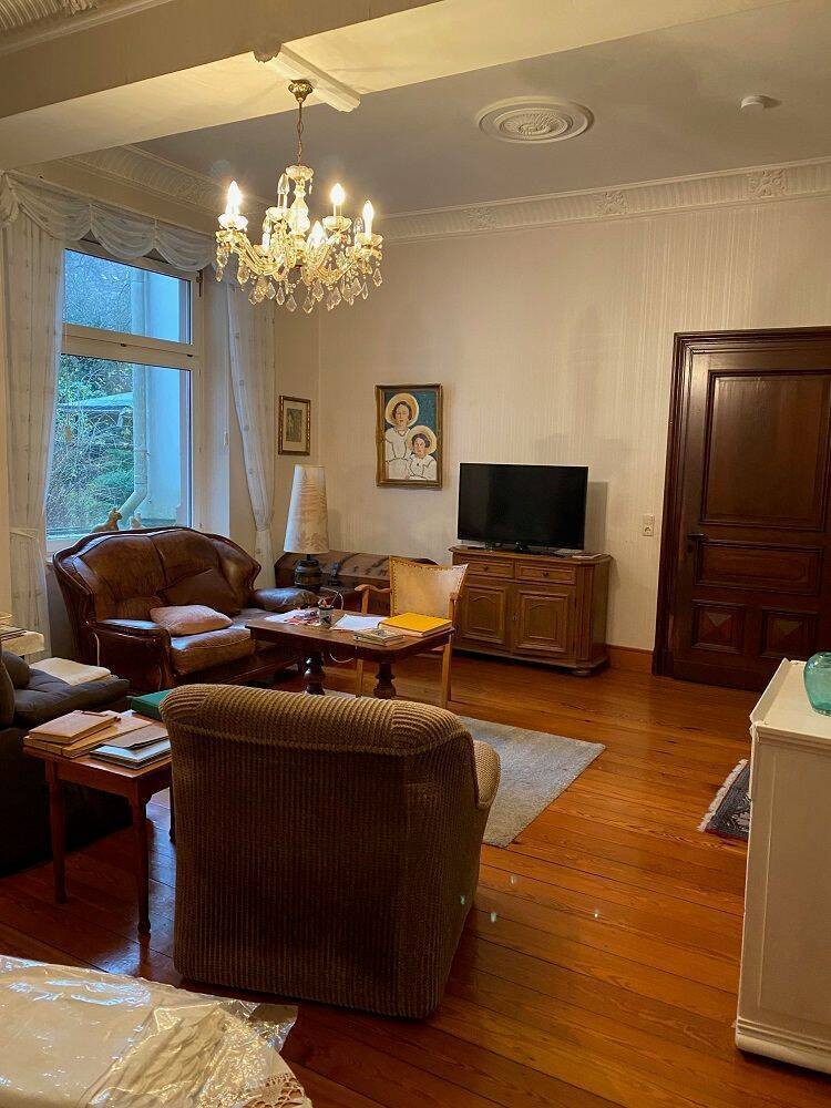 Flexibel nutzbares Zweifamilienhaus im Villenstil mit Wintergarten, BalkonLoggia und uneinsehbarem Garten in der Parkstraße mit Altlasten