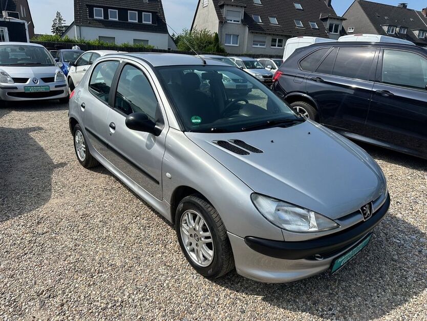 Peugeot 206 50.000 km 2.999 € Essen 45355
