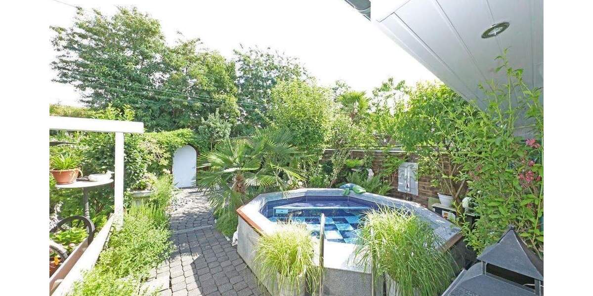 Reihenmittelhaus Düsseldorf Lierenfeld - 3 Zimmer, 130 m&sup2;, 425.000&euro; | Angebot:25695118