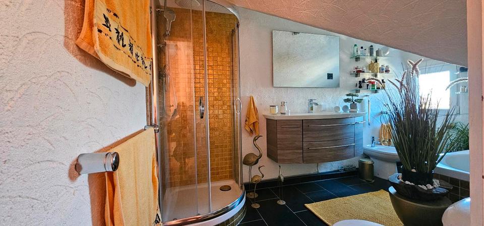 Dachgeschoßwohnung Remscheid Lüttringhausen - 3 Zimmer, 86 m&sup2;, 189.000&euro; | Angebot:26915499