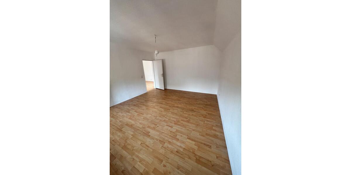 Dachgeschoßwohnung Wuppertal Dornap - 3 Zimmer, 100 m&sup2;, 700&euro; | Angebot:26414550