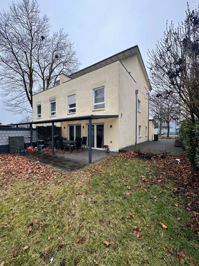 Provisionsfrei* Doppelhaushälfte mit überdachter Sonnenterrasse & Fußbodenheizung