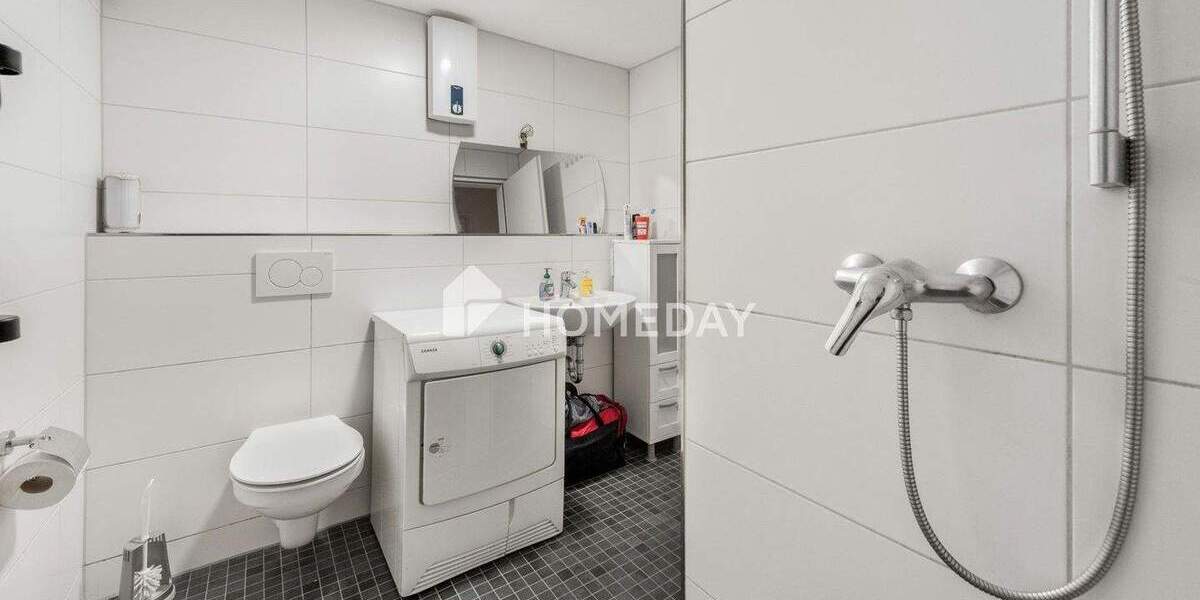 Helle 2-Zimmer-Hochparterrewohnung - frisch saniert, Stellplatz & Keller inklusive 2 zimmer