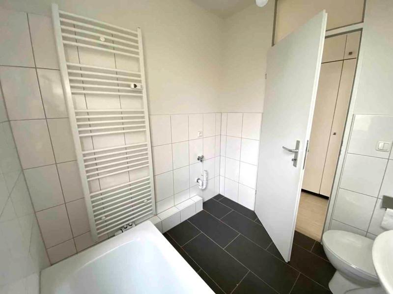Etagenwohnung Ratingen Tiefenbroich - 3 Zimmer, 81 m&sup2;, 823&euro; | Angebot:25679107