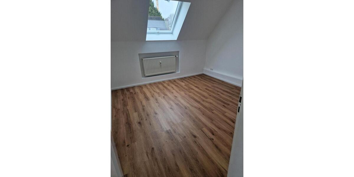 Maisonettenwohnung Solingen Mitte - 4 Zimmer, 100 m&sup2;, 1.500&euro; | Angebot:25282862