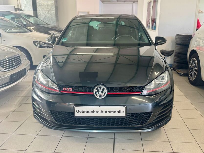VW Golf 57.000 km 17.900 € Düsseldorf 40599