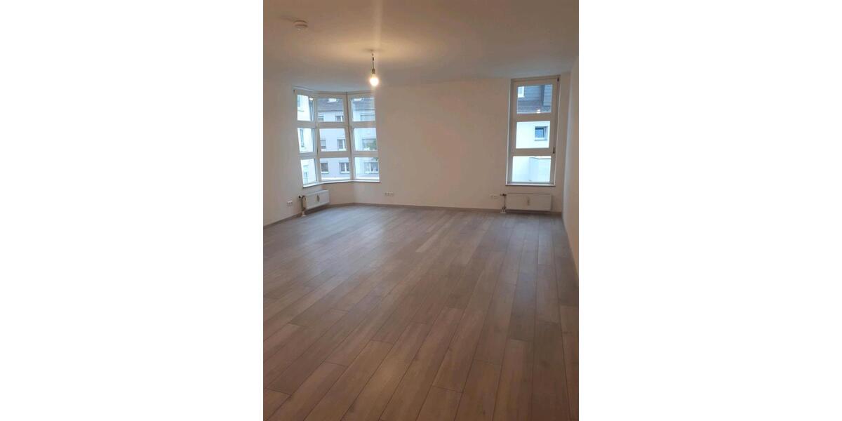 Etagenwohnung Solingen - 1 Zimmer, 49 m&sup2;, 645&euro; | Angebot:25640097