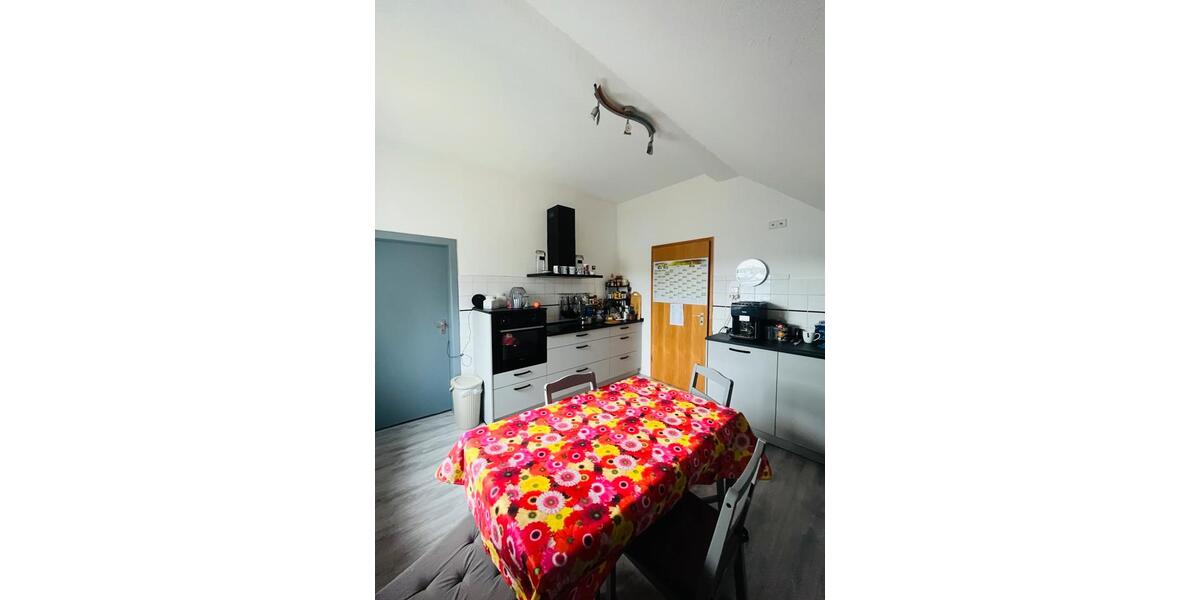 Dachgeschoßwohnung Schalksmühle - 2.5 Zimmer, 90 m&sup2;, 800&euro; | Angebot:26315009