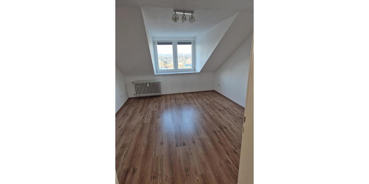 gemütliche 3 Zi. Dachgeschoss 3 zimmer
