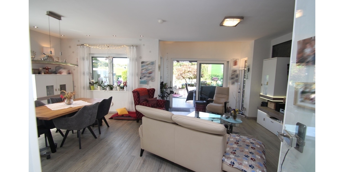 Mit 3D: Einfamilienhaus mit schön angelegtem Garten und dem Blick ins Grüne! 4 zimmer