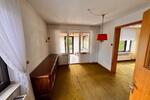 Freistehendes Einfamilienhaus mit 50er Jahre Charme & großem Grun