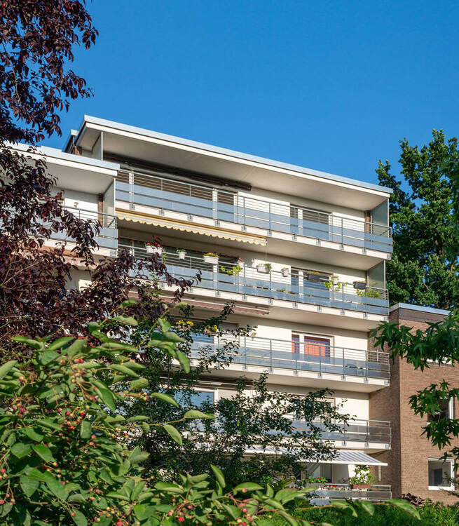 Über den Dächern von Unterbach: Große Dachgeschoßwohnung mit 2 Balkonen ab sofort verfügbar