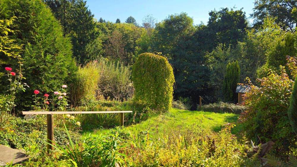 Gepflegtes Einfamilienhaus mit Garage und traumhaftem Grundstück in Leverkusen- Lützenkirchen 4 zimmer