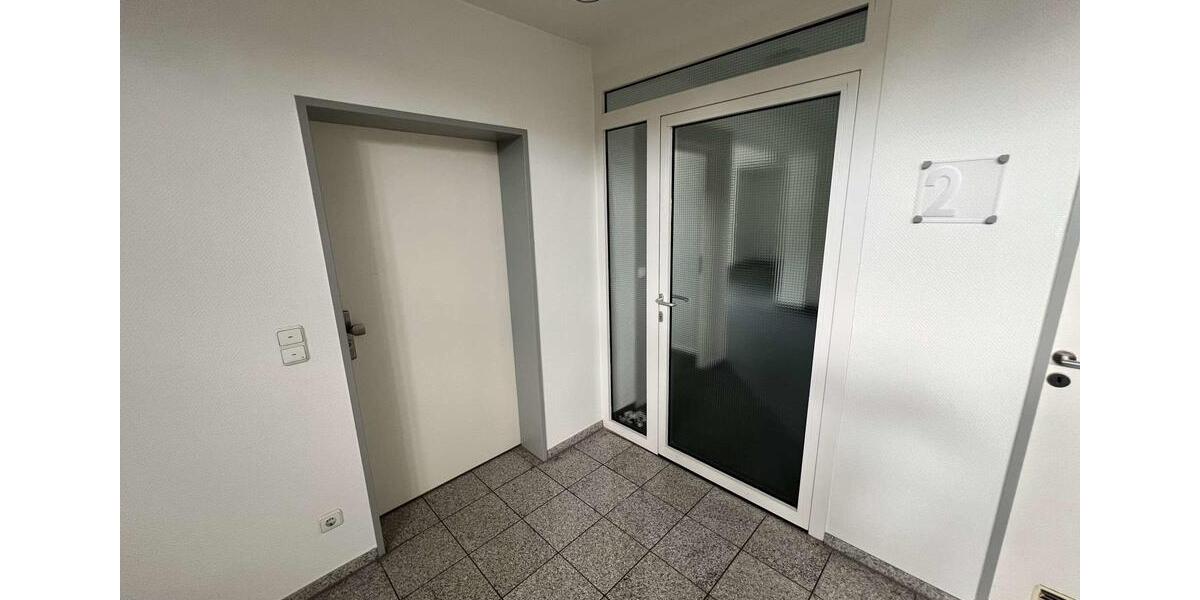 Hochwertige 76 m² Büroeinheit mit Exzellenter Anbindung zimmer