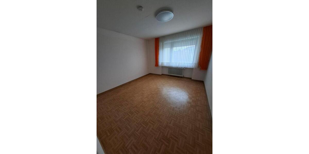 3-Zimmer-Wohnung mit Garage in Lev Quettingen – provisionsfrei 3 zimmer