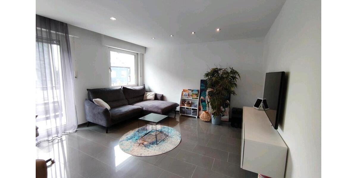 Gepflegte 4 Zimmer Eigentumswohnung mit 2 Balkonen und Stellplatz 4 zimmer