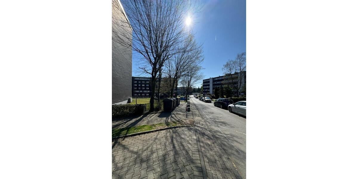 **Helle & frisch renovierte 2,5-Zimmer-Wohnung – mit Balkon & Aufzug** 2 zimmer