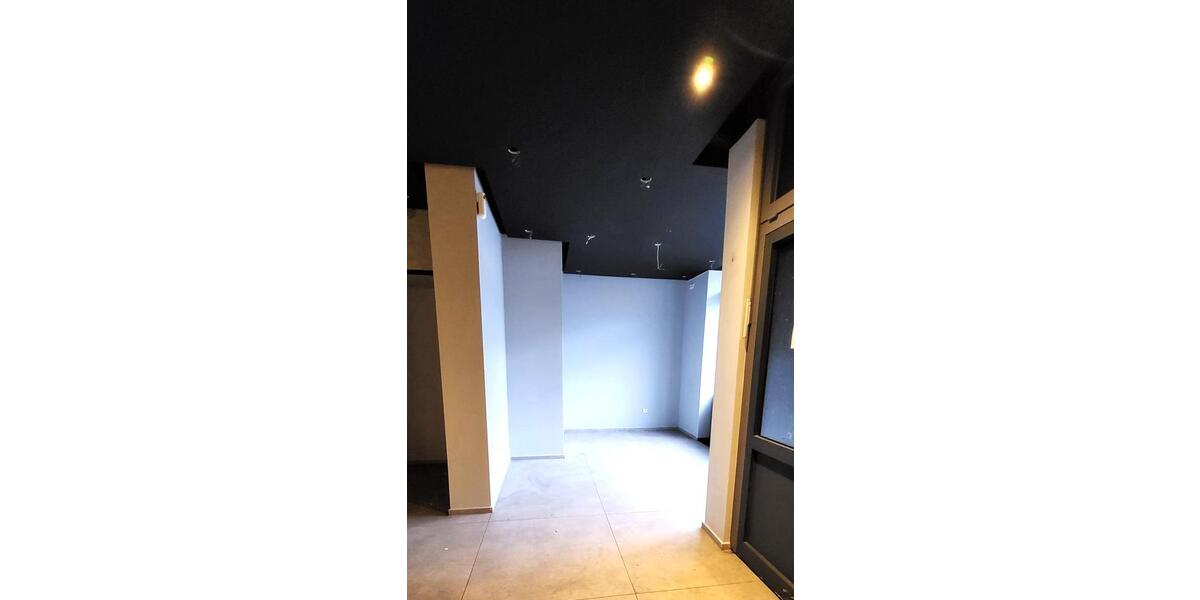 Einzelhandels-Gastronomiefläche in einer sehr guten Lage zu vermieten zimmer