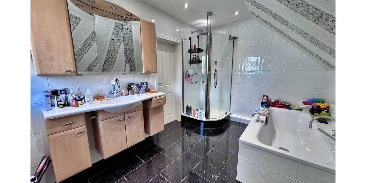Einfamilienhaus Ratingen Breitscheid - 4 Zimmer, 315 m&sup2;, 1.150.000&euro; | Angebot:26455353