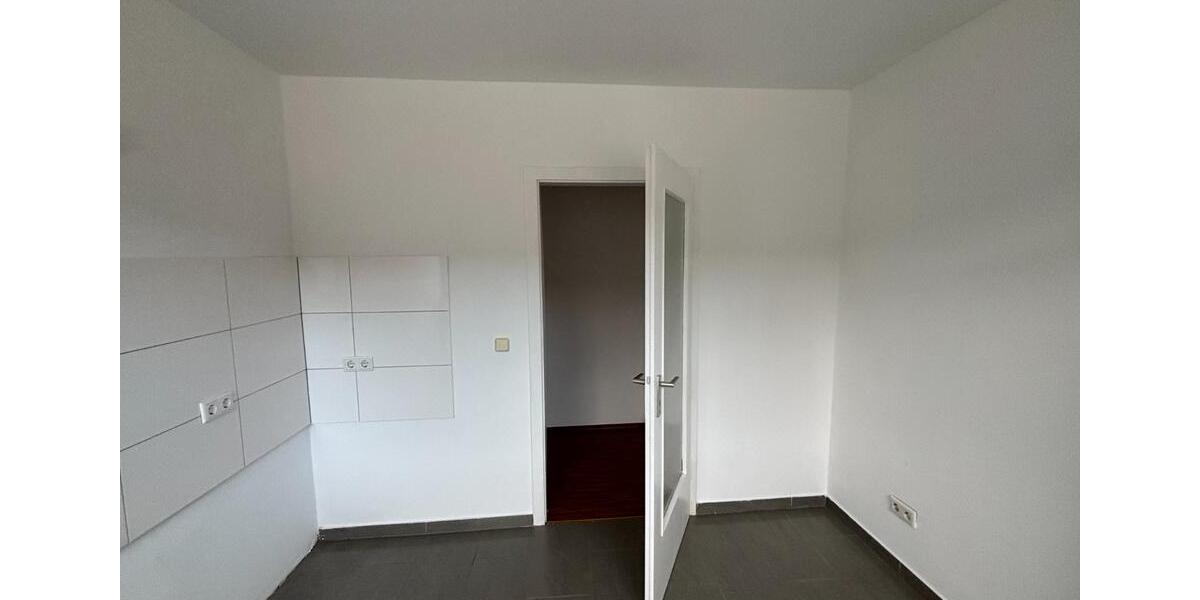 ***Von privat: 3-Zi DG-Whg in Düsseltal, bezugsbereit, renoviert 3 zimmer