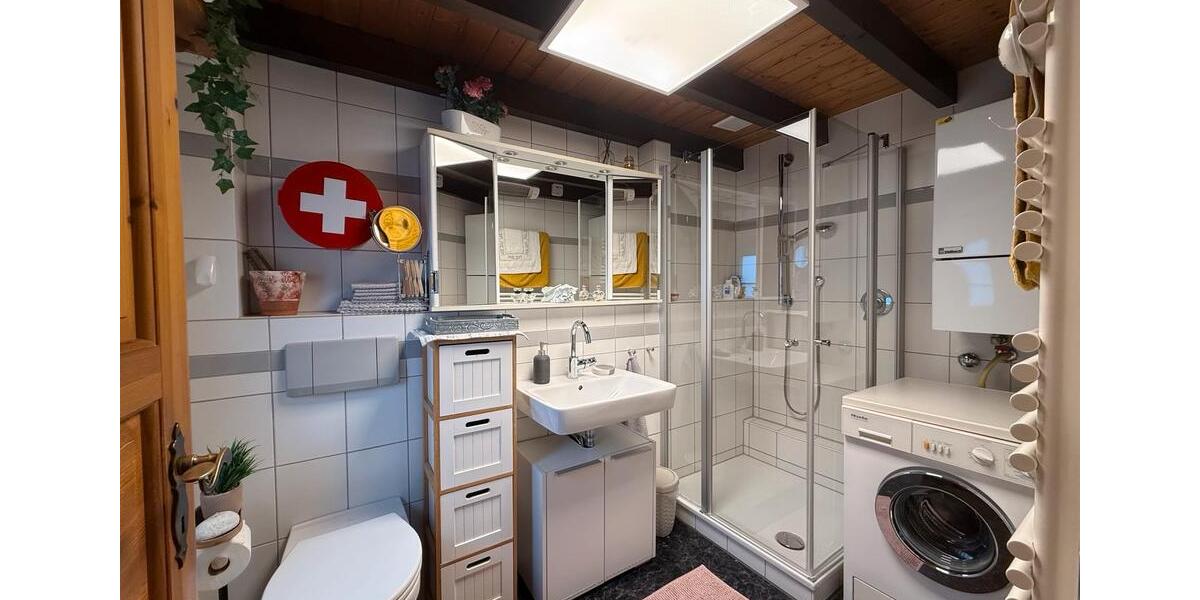 Liebevoll gepflegte bergische Doppelhaushälfte mit großem Garten 3 zimmer