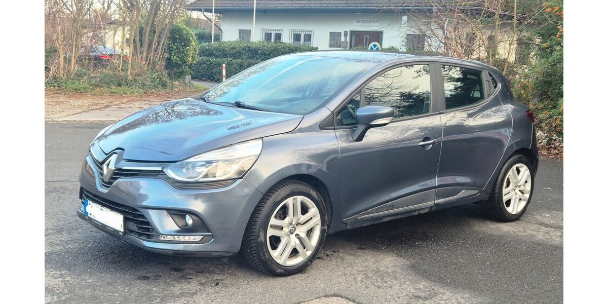 Renault Clio 64.711 km 8.100 &euro; Düsseldorf 40233
