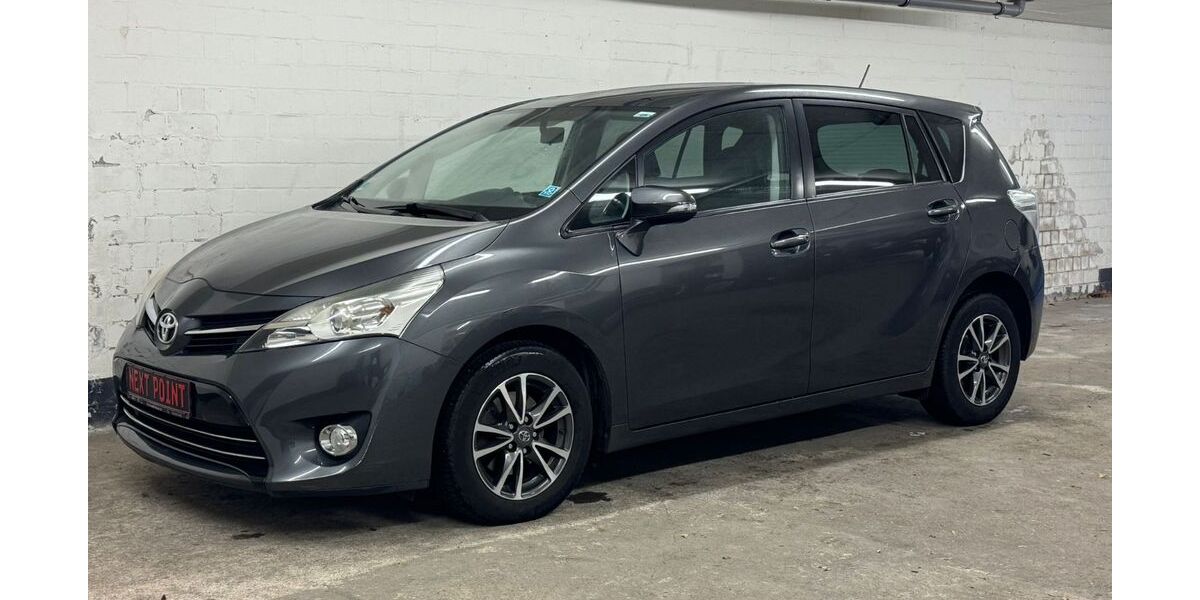 Toyota Verso 99.800 km 8.900 € Düsseldorf 40468
