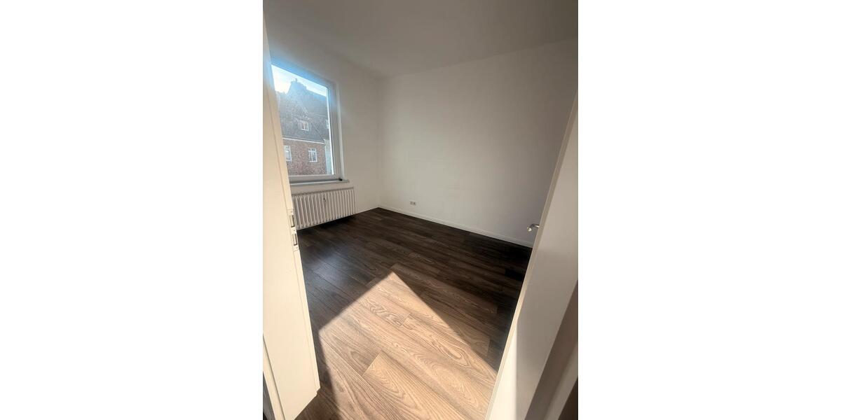 Etagenwohnung Düsseldorf Oberbilk - 3.5 Zimmer, 88 m&sup2;, 1.680&euro; | Angebot:26335333
