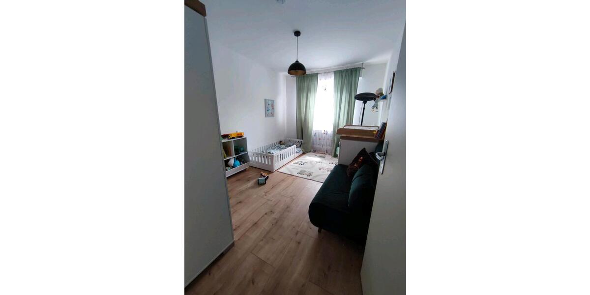 Gepflegte 4 Zimmer Eigentumswohnung mit 2 Balkonen und Stellplatz 4 zimmer