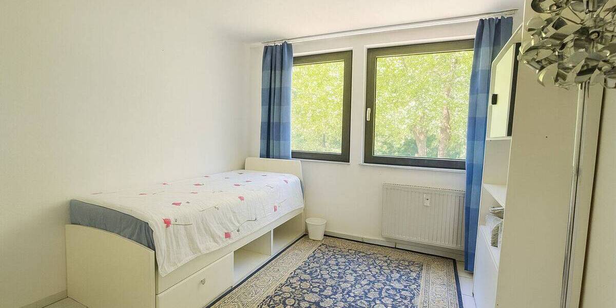 Praktisches Zweifamilienhaus mit Ausblick ins Grüne 6 zimmer