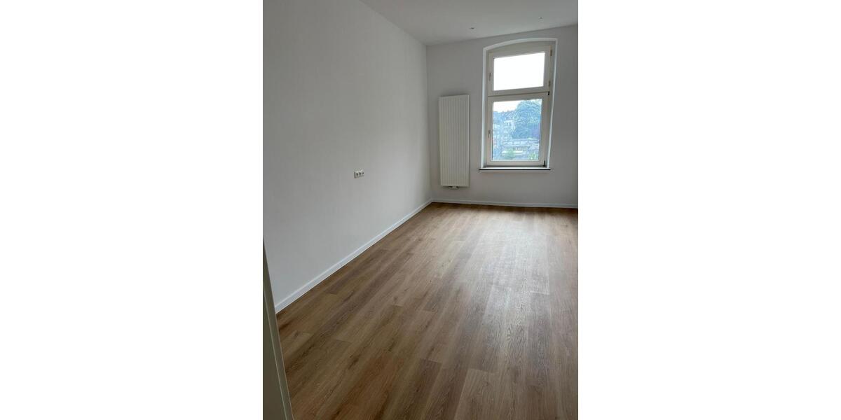 Etagenwohnung Düsseldorf Stadtbezirk 3 - 4 Zimmer, 107 m&sup2;, 1.950&euro; | Angebot:26405940