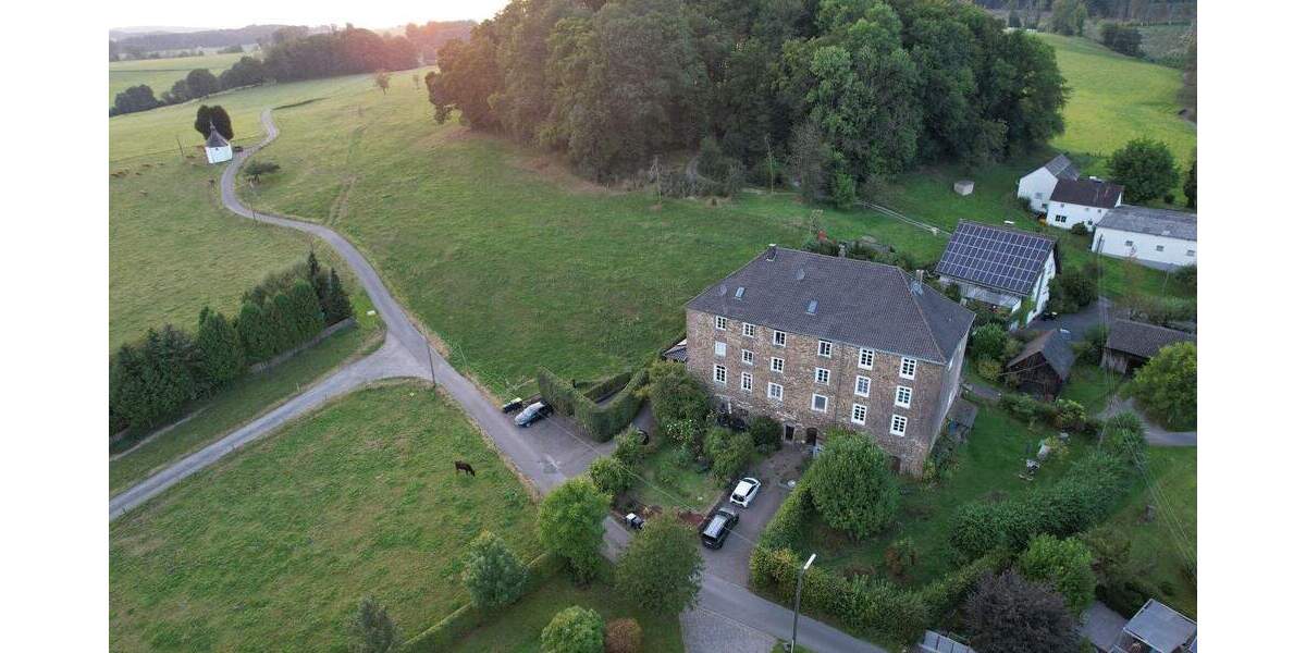 Reihenendhaus Lindlar Linde - 6 Zimmer, 225 m&sup2;, 1.900&euro; | Angebot:25660655