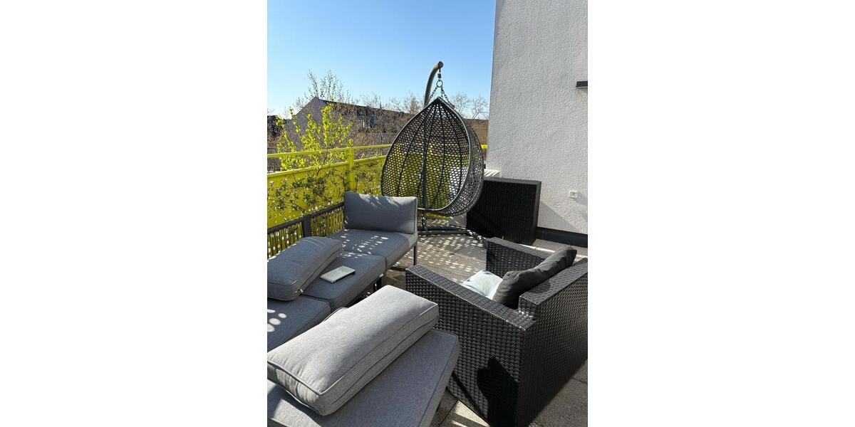 Dachgeschoßwohnung Düsseldorf Oberbilk - 3 Zimmer, 110 m&sup2;, 2.370&euro; | Angebot:26586394