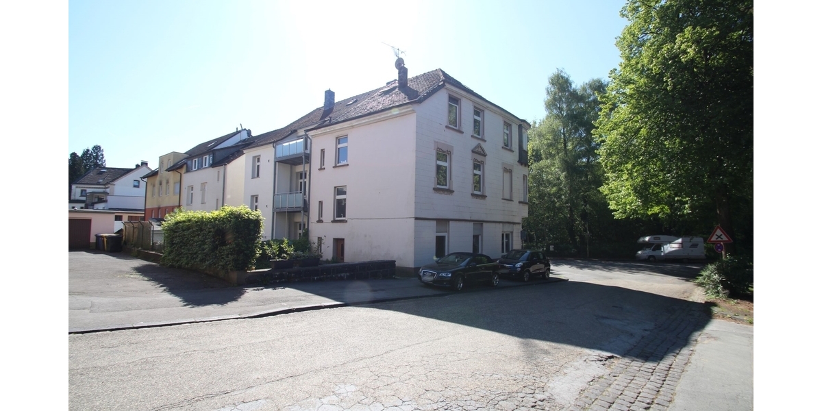 Mehrfamilienhaus mit drei Wohneinheiten und Entwicklungspotenzial 6 zimmer