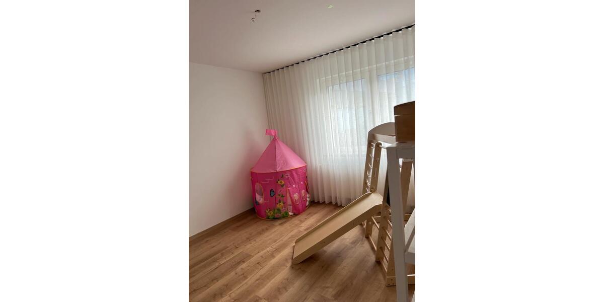 Wohnung zu vermieten, zwei Zimmer 55 m² Kü+Whz+Schlz+Bad 2 zimmer