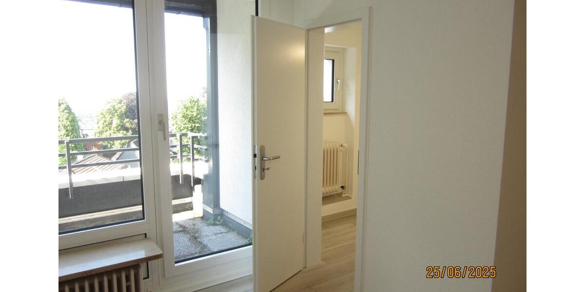 Vollständig renovierte 1-Zimmer-Wohnung mit separatem Schlafraum 1 zimmer