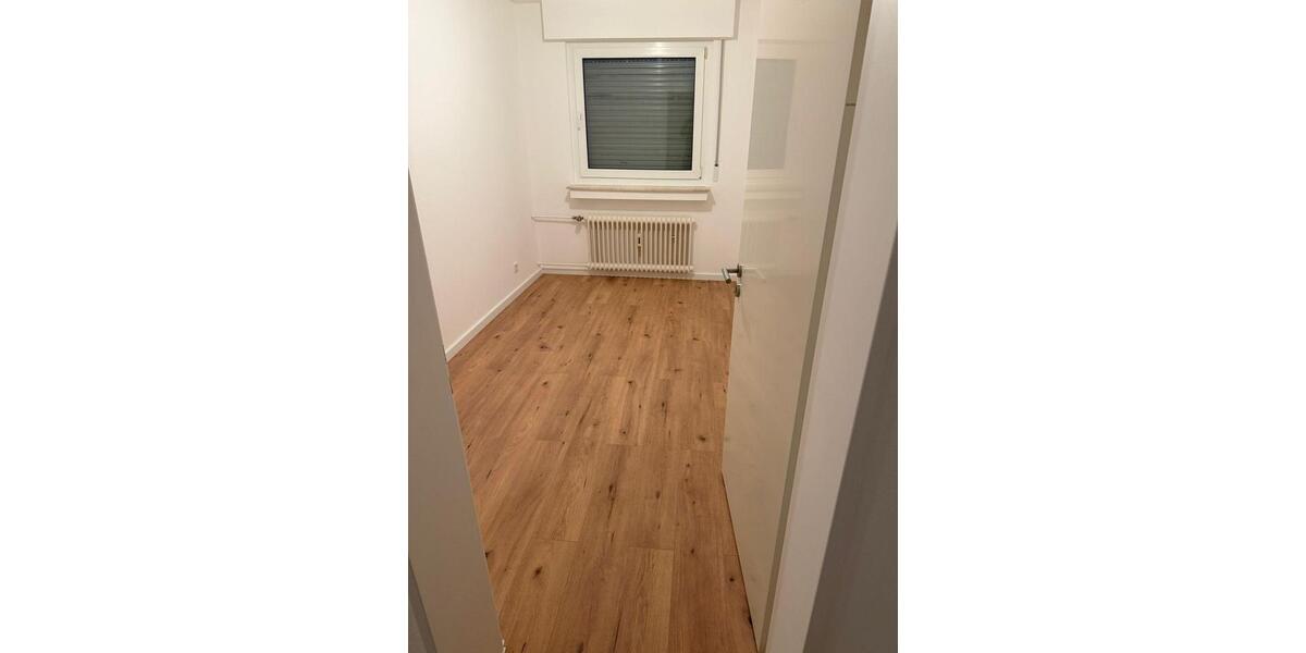 Etagenwohnung Düsseldorf Stadtbezirk 2 - 4 Zimmer, 83 m&sup2;, 1.300&euro; | Angebot:25592055