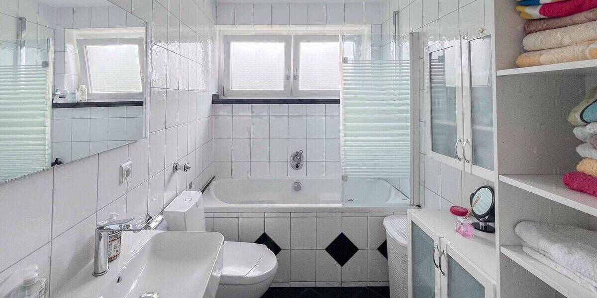 Etagenwohnung Leverkusen Bergisch Neukirchen - 4 Zimmer, 87 m&sup2;, 269.000&euro; | Angebot:26904485