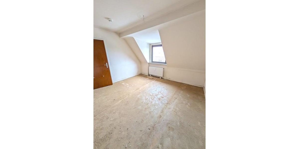 Sanierte 3-Zimmer-Dachgeschosswohnung mit Aufzug in Derendorf 3 zimmer