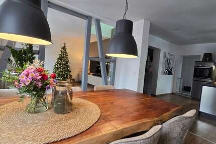 Haus zum Kaufen in Solingen 849.000 € 240 m² 10 zimmer