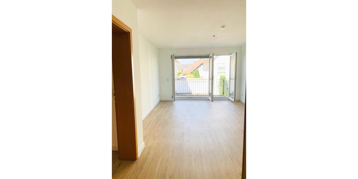 Tolle 2-Zi.-Wohnung mit Balkon, TG-Stellplatz, Dusche und Wanne 2 zimmer