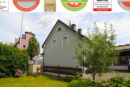Kernsaniertes Einfamilienhaus mit (Bau)-Grundstück und großem Anbau mit vielen Nutzungsmöglichkeiten 5 zimmer