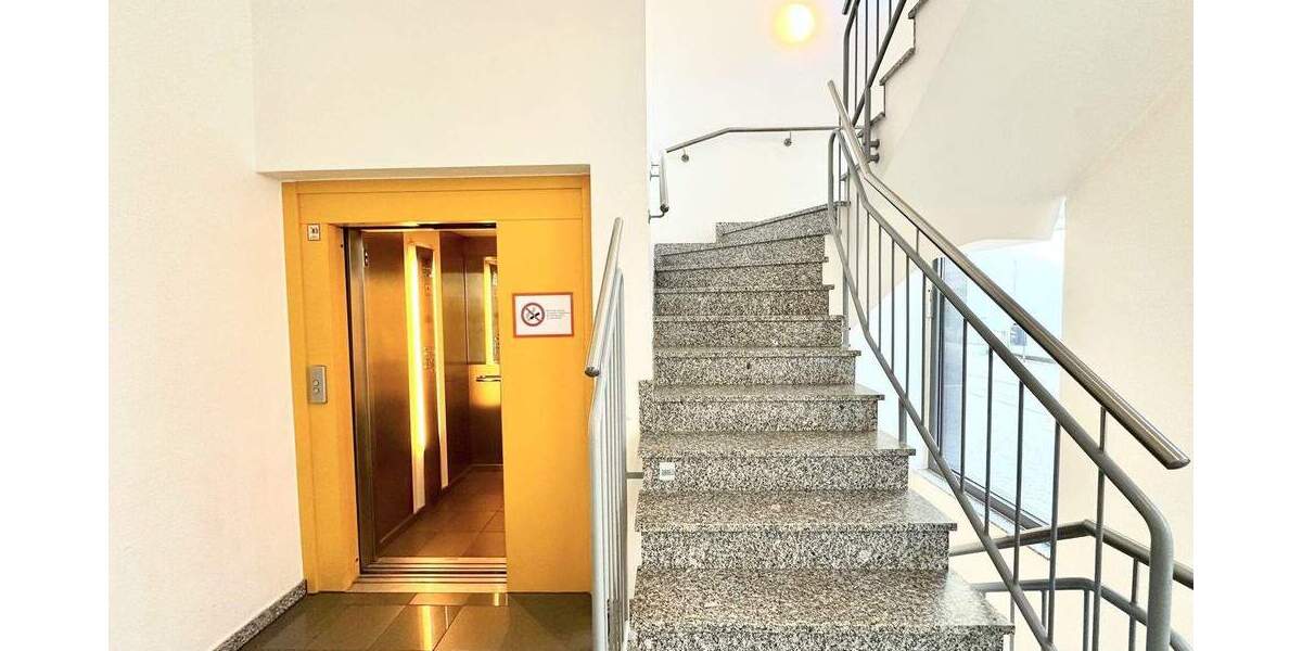 Etagenwohnung Velbert Mitte - 3 Zimmer, 131 m&sup2;, 359.000&euro; | Angebot:25689209