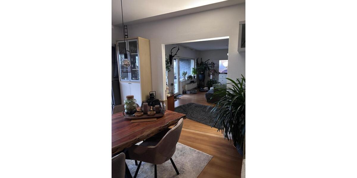 Etagenwohnung Hückeswagen - 2 Zimmer, 90 m&sup2;, 1.050&euro; | Angebot:25723682