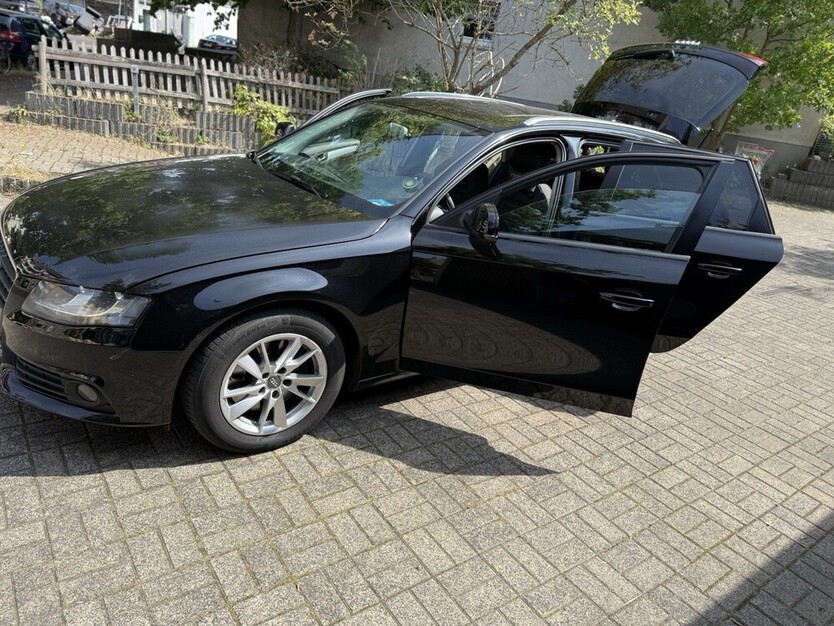 Audi A4 (B8)