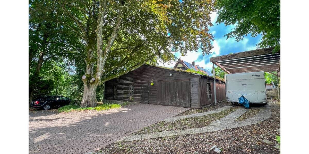 Historisches Herrenhaus im Hagener Süden, aufgeteilt in zwei Eigentumswohnungen 1 zimmer