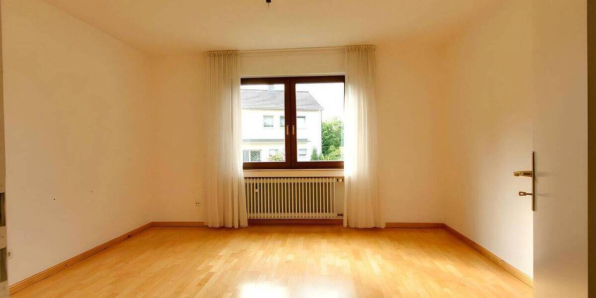 Etagenwohnung Bergisch Gladbach Alt-Refrath - 3 Zimmer, 87 m&sup2;, 1.250&euro; | Angebot:26805159