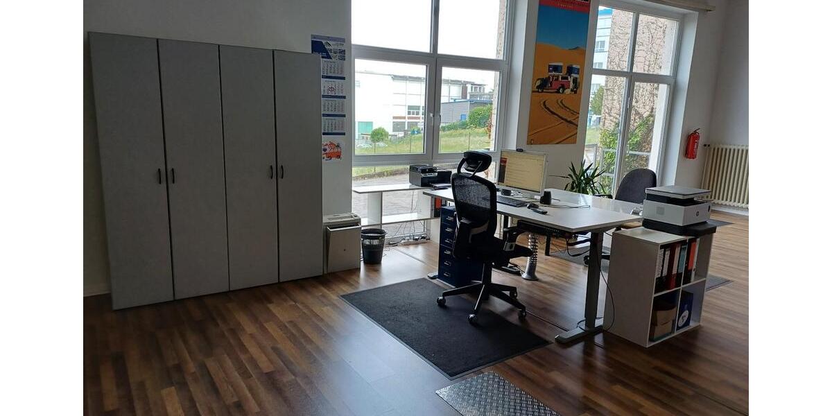 Büro Coworking Ausstellung Atelier Kurse SG-Südstadt zimmer