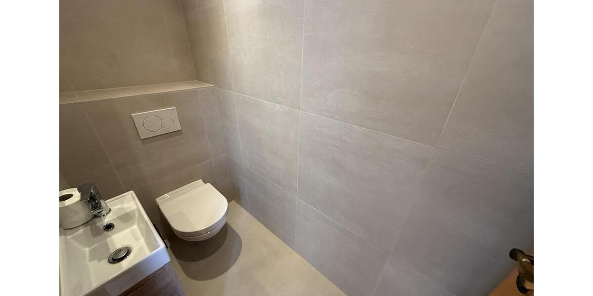 Etagenwohnung Bergisch Gladbach Gronau - 5 Zimmer, 135 m&sup2;, 1.700&euro; | Angebot:25646820