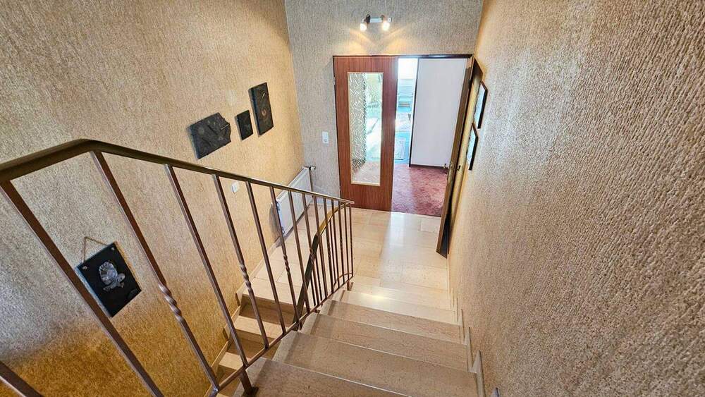 Gepflegtes Einfamilienhaus mit Garage und traumhaftem Grundstück in Leverkusen- Lützenkirchen 4 zimmer